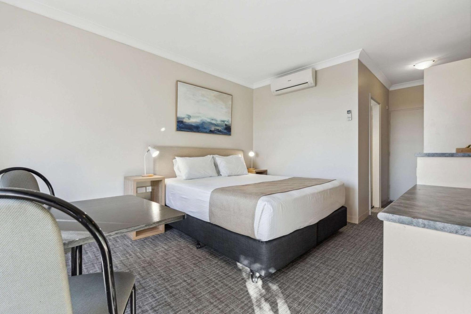 Econo Lodge Dockside Glenelg Аделейд Екстериор снимка